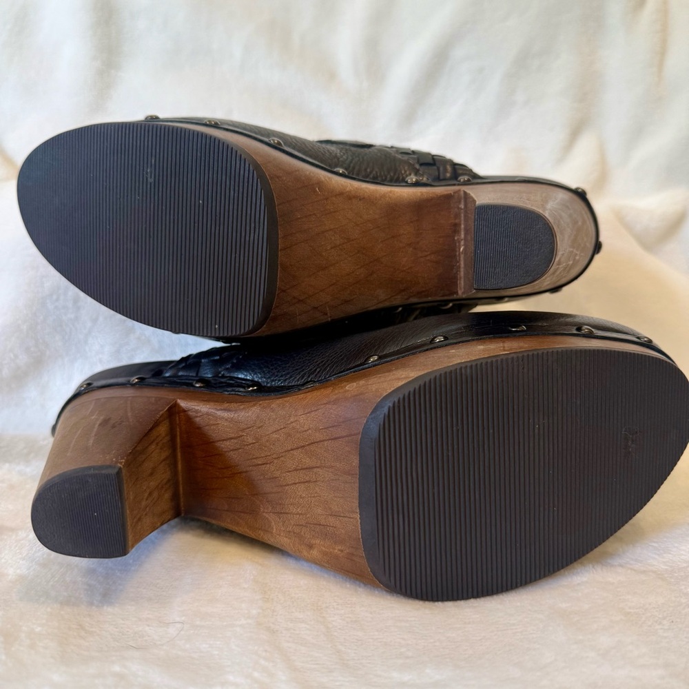 Earthies Black Leather Clogs with Braided Accent - Picture 10 of 12